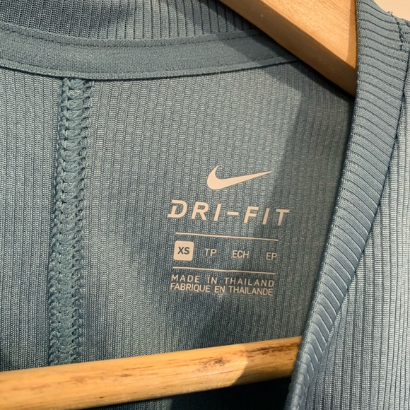 Nike tank top - Picture 4 of 4